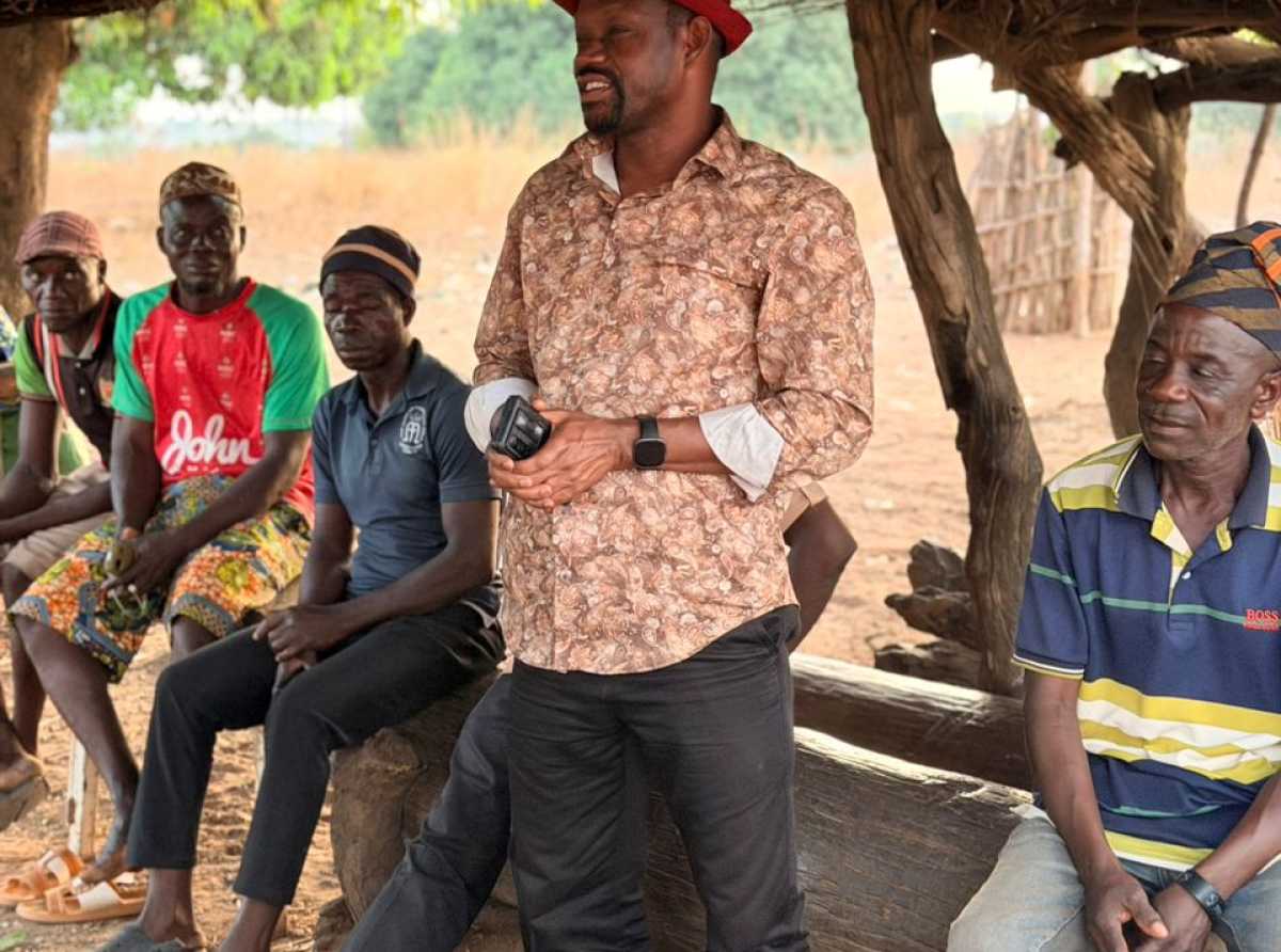 HON. ALHAJI LAWYER SHAIBU MAHAMA OBEI VISITS FIRE VICTIMS IN SINGA.